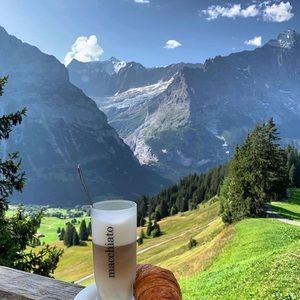 Meet your Posher, Monika